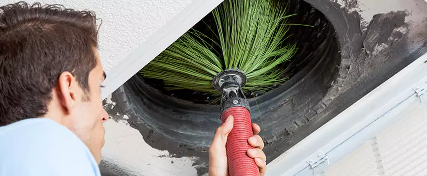 Clogged Air Duct Cleaning Process in Longueuil, QC