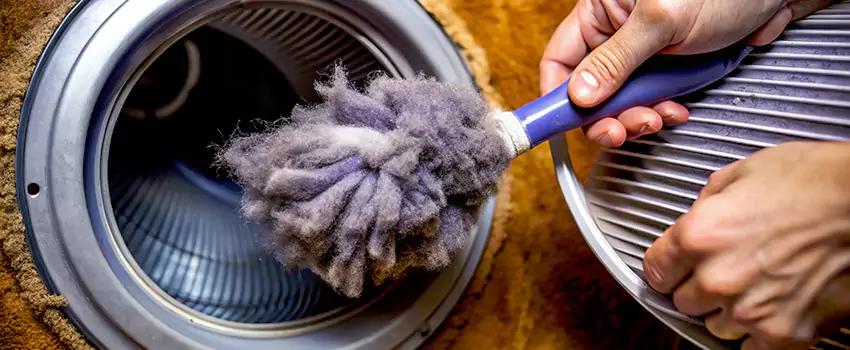 Signs Of A Clogged Dryer Lint Trap in Longueuil, Quebec